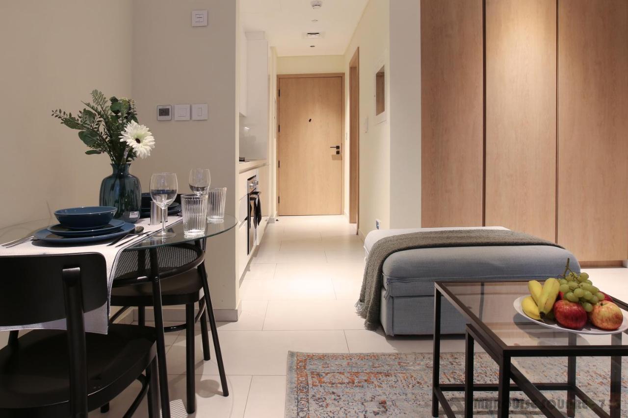 Luxury Studios With Burj Khalifa Or Canal View In Downtown - Marquise Square Tower Дубай Екстериор снимка