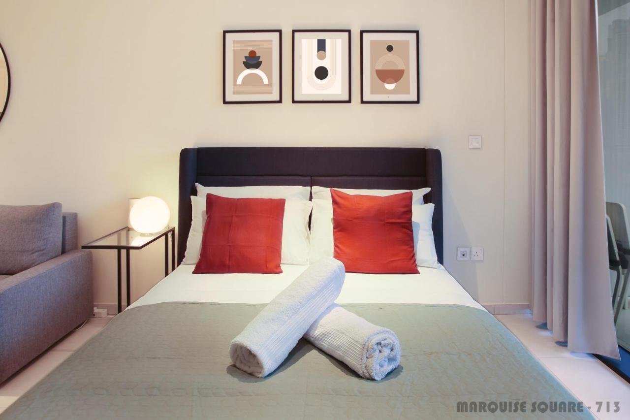 Luxury Studios With Burj Khalifa Or Canal View In Downtown - Marquise Square Tower Дубай Екстериор снимка