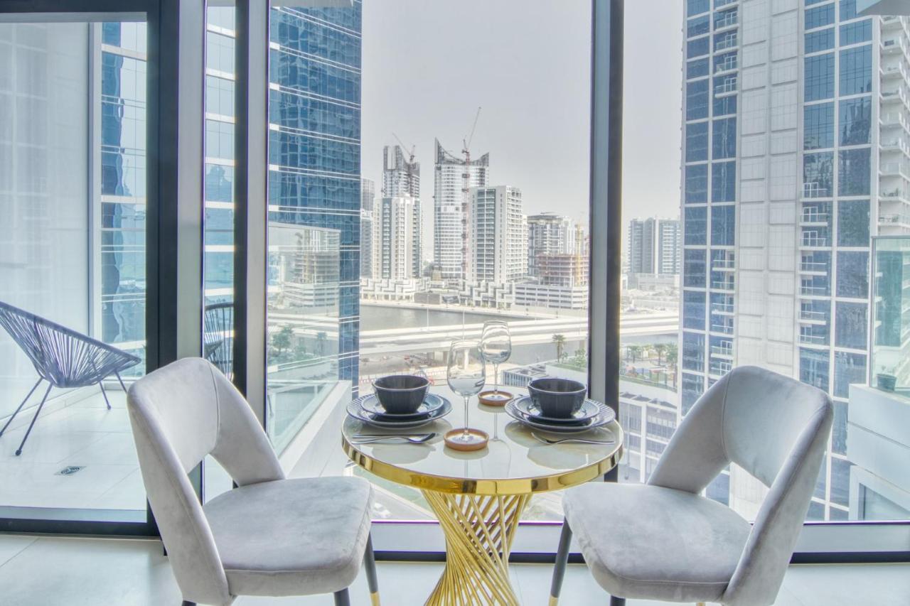 Luxury Studios With Burj Khalifa Or Canal View In Downtown - Marquise Square Tower Дубай Екстериор снимка