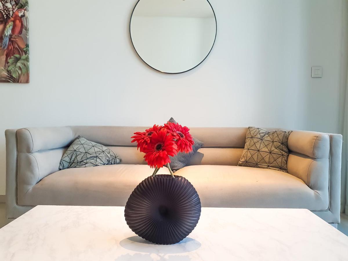 Luxury Studios With Burj Khalifa Or Canal View In Downtown - Marquise Square Tower Дубай Екстериор снимка