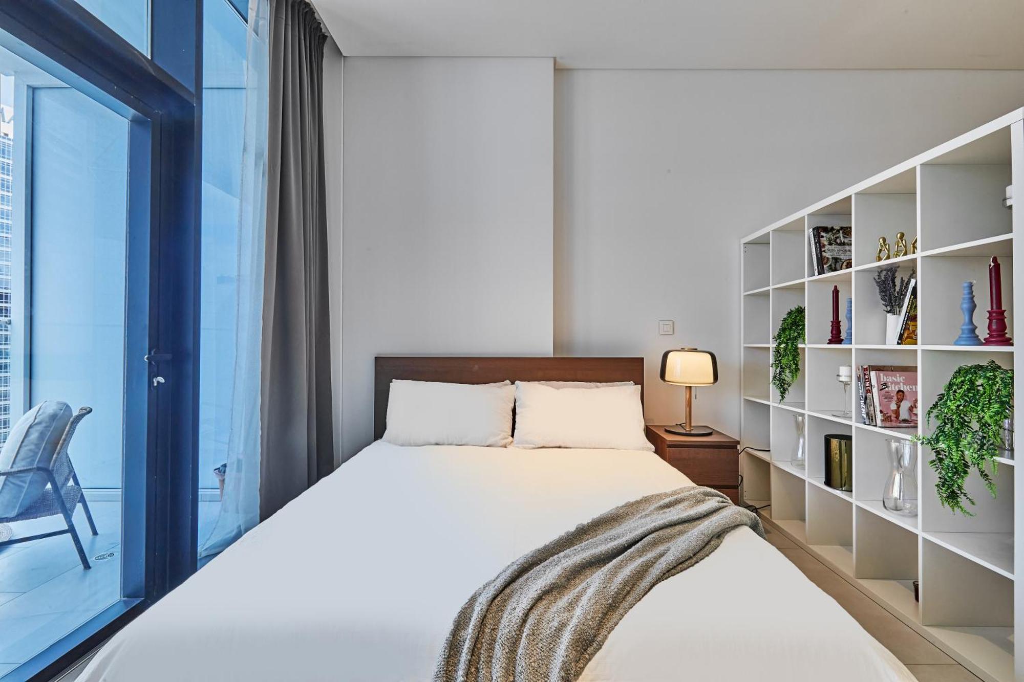 Luxury Studios With Burj Khalifa Or Canal View In Downtown - Marquise Square Tower Дубай Екстериор снимка