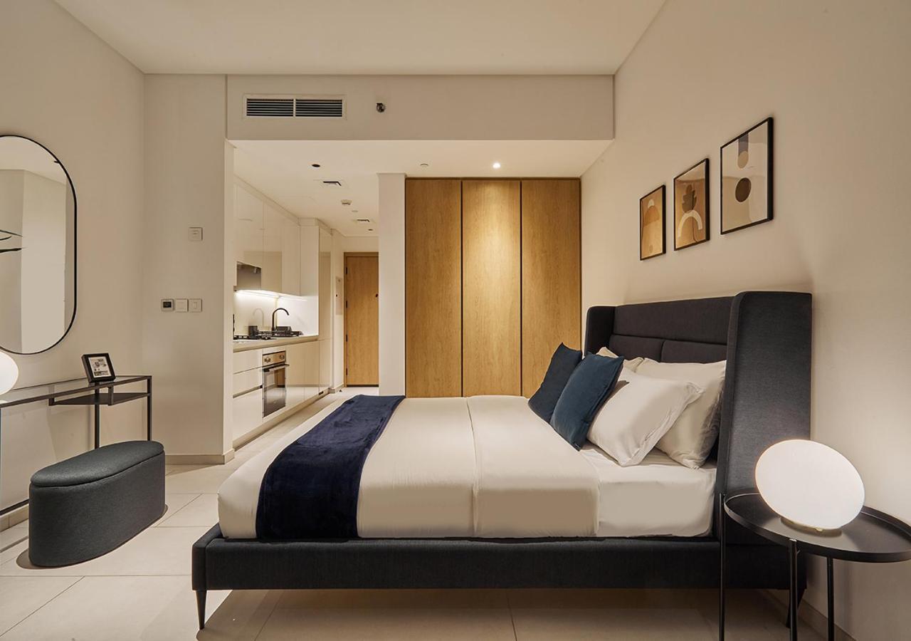 Luxury Studios With Burj Khalifa Or Canal View In Downtown - Marquise Square Tower Дубай Екстериор снимка