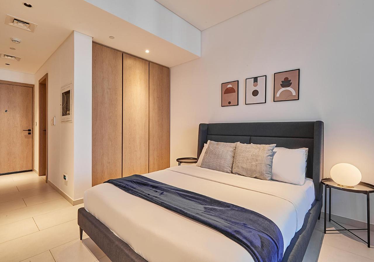 Luxury Studios With Burj Khalifa Or Canal View In Downtown - Marquise Square Tower Дубай Екстериор снимка