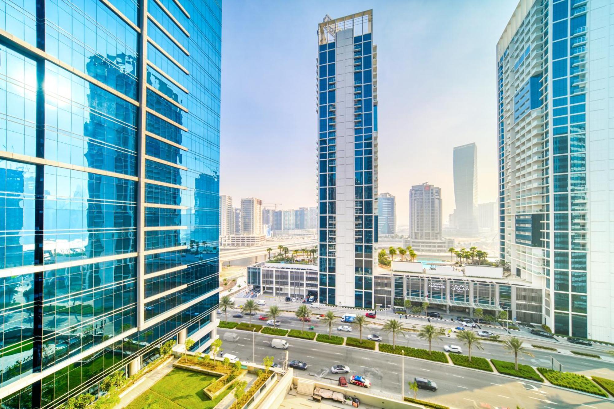Luxury Studios With Burj Khalifa Or Canal View In Downtown - Marquise Square Tower Дубай Екстериор снимка