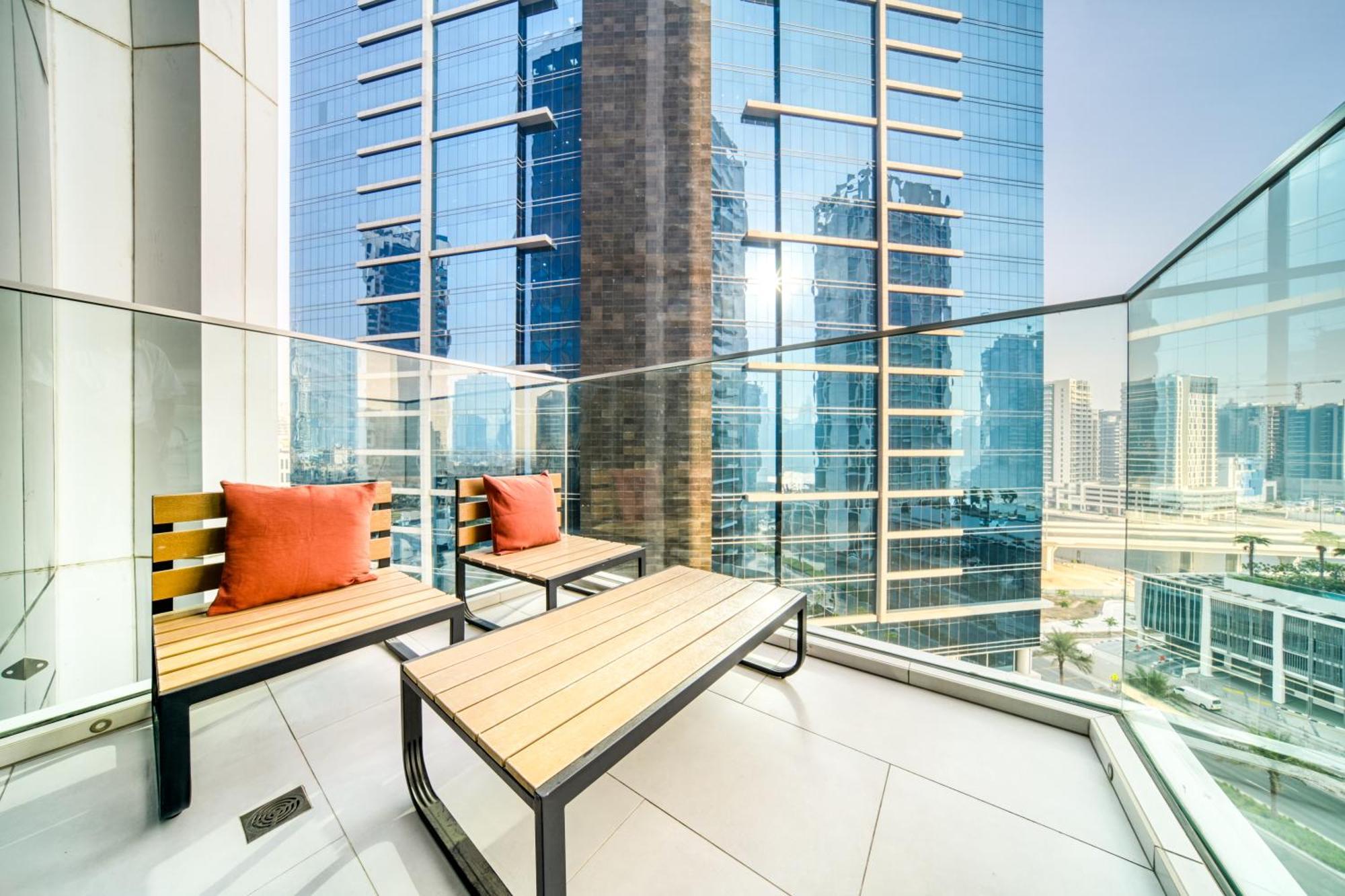 Luxury Studios With Burj Khalifa Or Canal View In Downtown - Marquise Square Tower Дубай Екстериор снимка