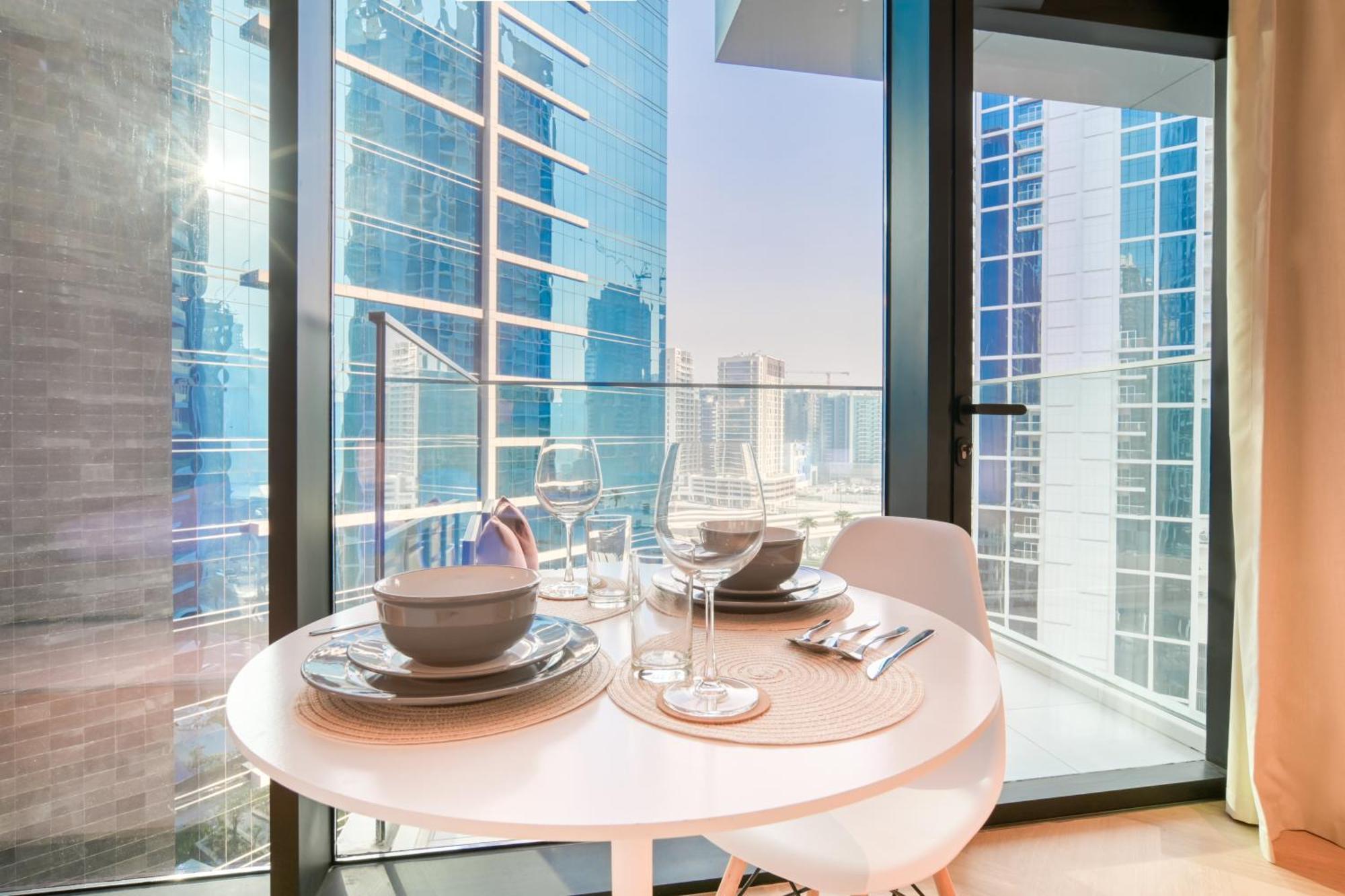 Luxury Studios With Burj Khalifa Or Canal View In Downtown - Marquise Square Tower Дубай Екстериор снимка