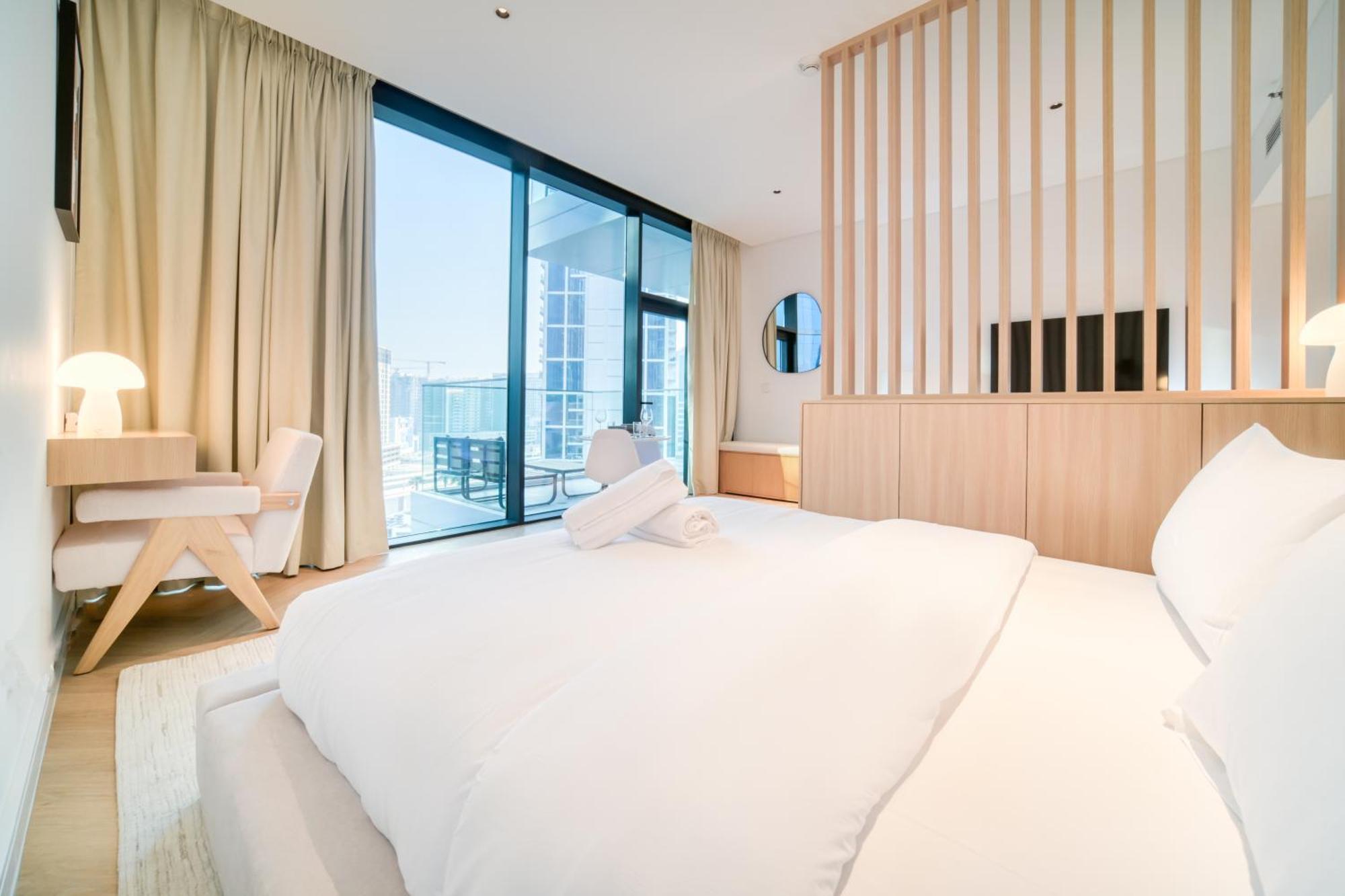 Luxury Studios With Burj Khalifa Or Canal View In Downtown - Marquise Square Tower Дубай Екстериор снимка