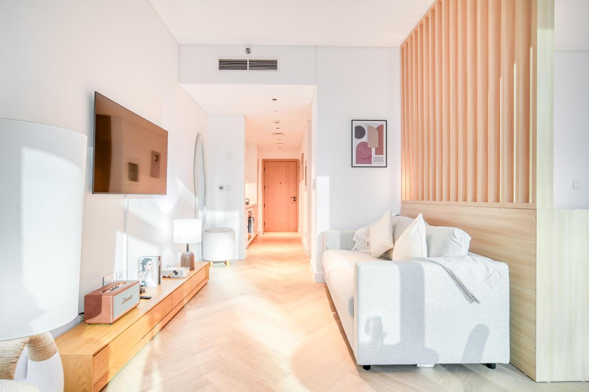 Luxury Studios With Burj Khalifa Or Canal View In Downtown - Marquise Square Tower Дубай Екстериор снимка