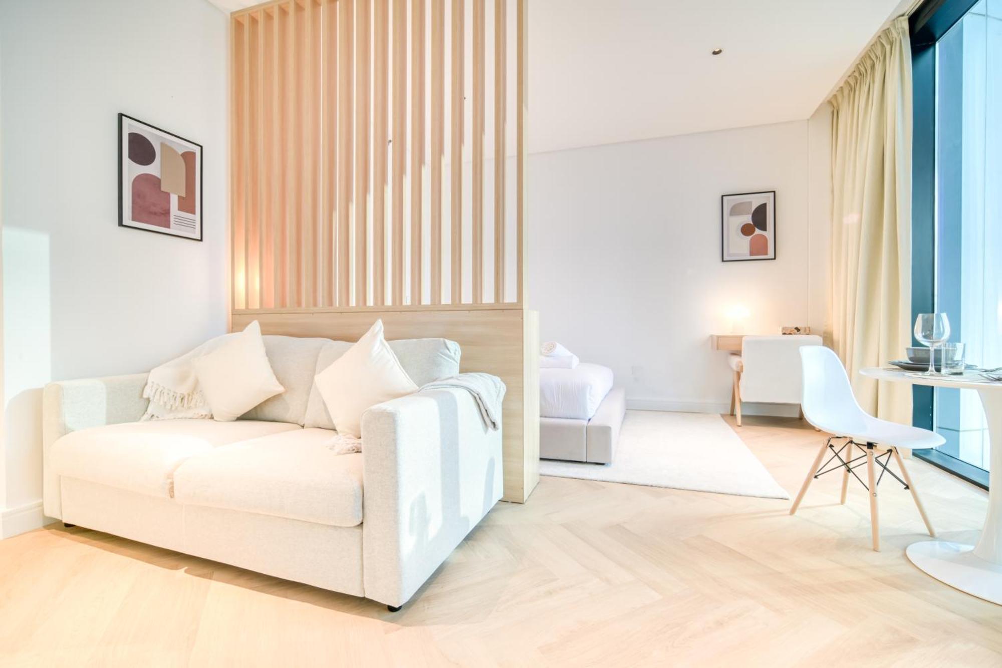 Luxury Studios With Burj Khalifa Or Canal View In Downtown - Marquise Square Tower Дубай Екстериор снимка