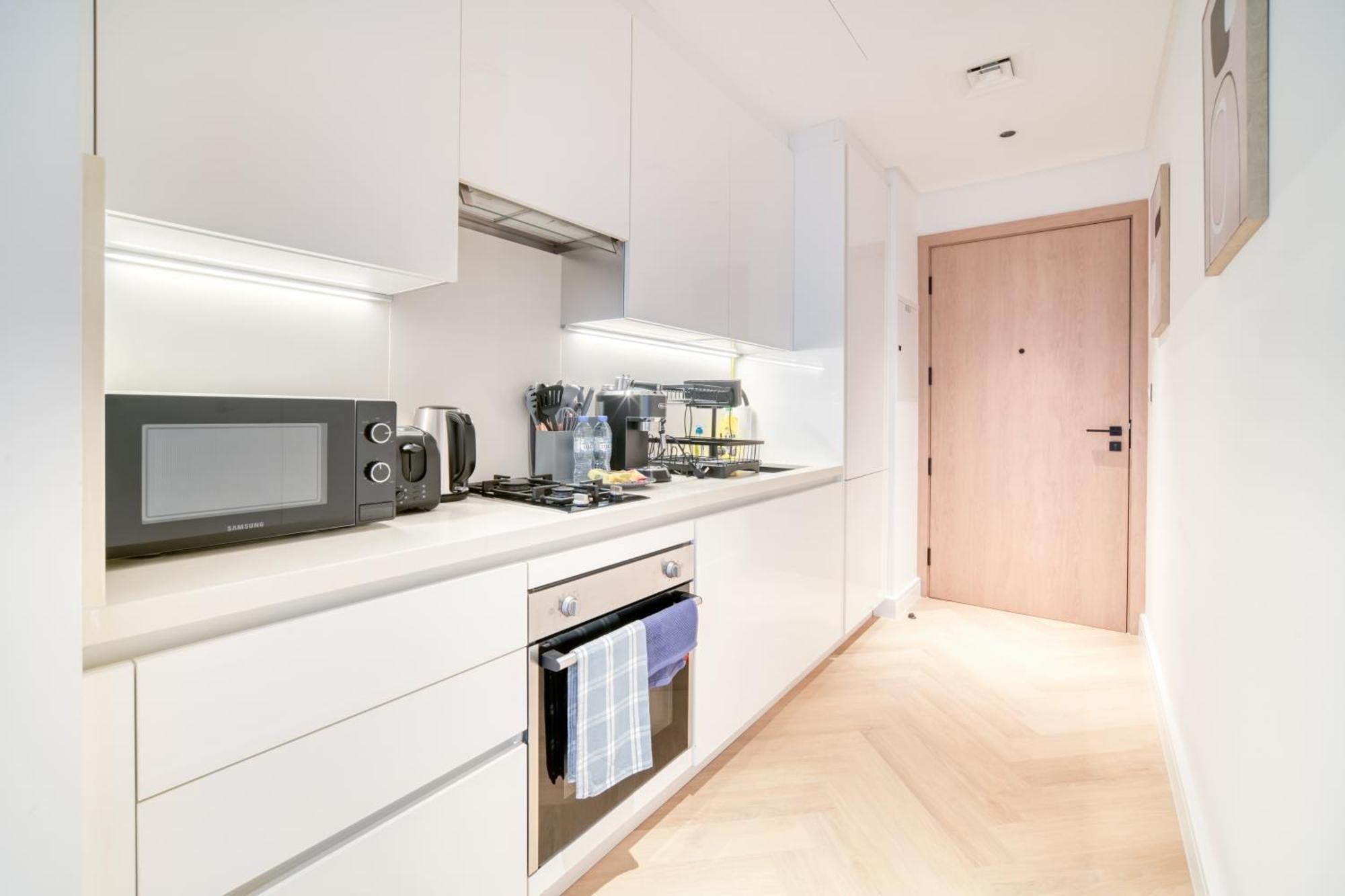 Luxury Studios With Burj Khalifa Or Canal View In Downtown - Marquise Square Tower Дубай Екстериор снимка